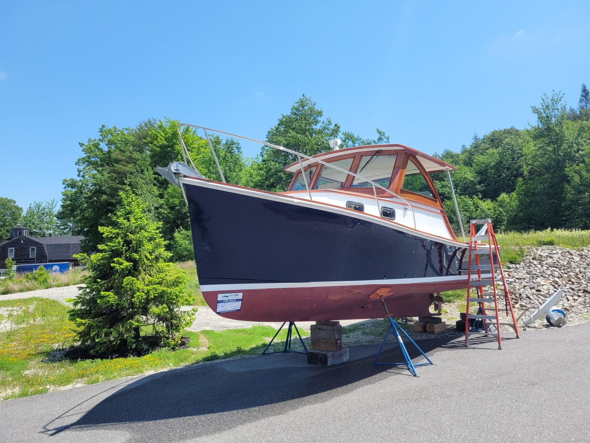 Featured Listing 1996 bers Cove Pemaquid Beach 26 DiMillo's Yacht