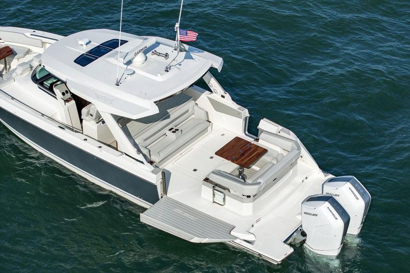 Cruising on the Tiara 43 LS - DiMillo's Yacht Sales
